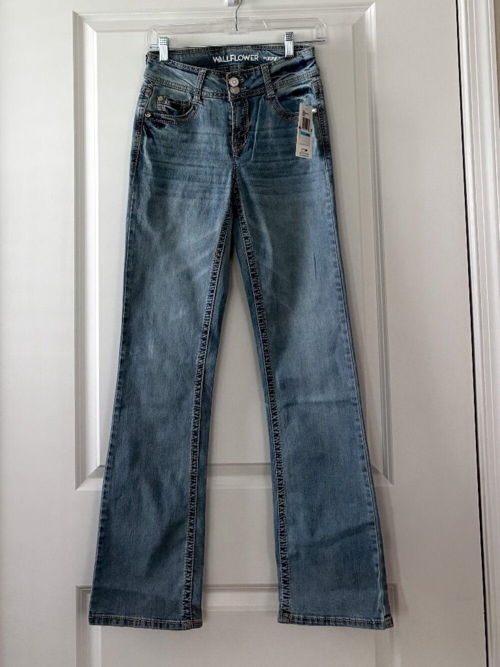 WallFlower InstaStretch Luscious Curvy Bootcut Mid-Rise Jeans Size 5